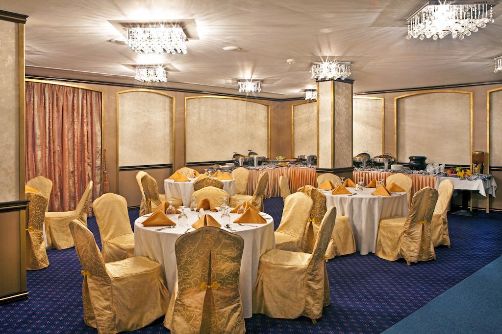 Landmark Riqqa Hotel Dubai Exterior photo